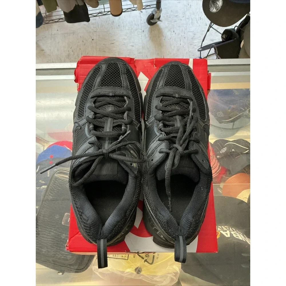 Nike Air Zoom Vomero 5 Triple Black GS HF6998-007 Youth Size 6.5Y Sneaker